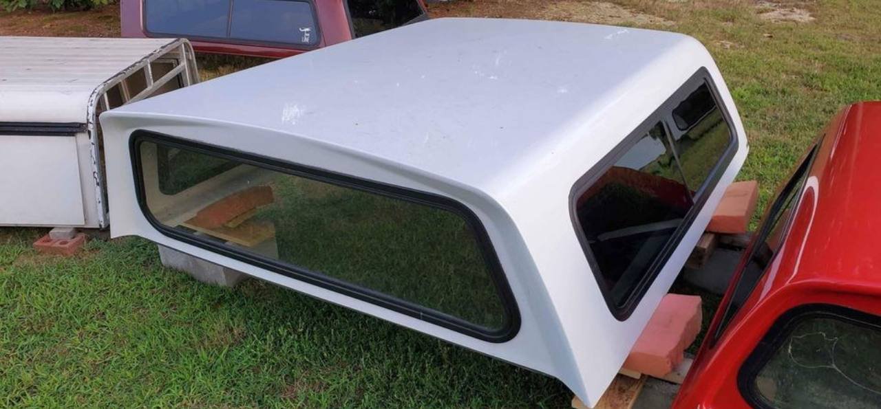 2005–2015 Toyota Tacoma Camper Shell — Silver (5 ft Bed) view 3
