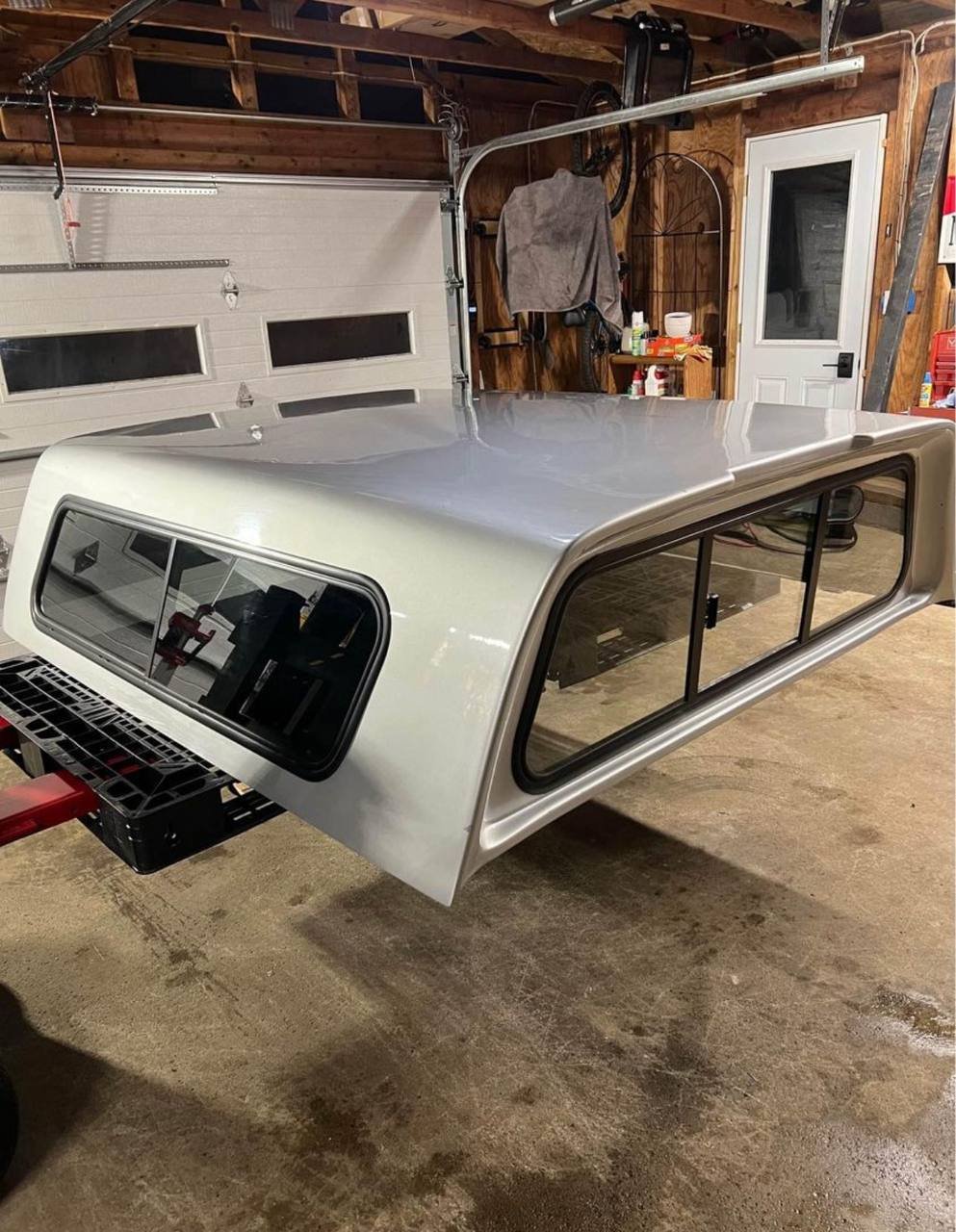 2014–2019 Chevy/GMC 1500/2500/3500 Cap — Silver (6.5 ft Bed) view 4