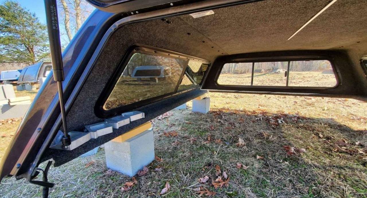 2016–2022 Toyota Tacoma Camper Shell (6 ft Bed) view 2